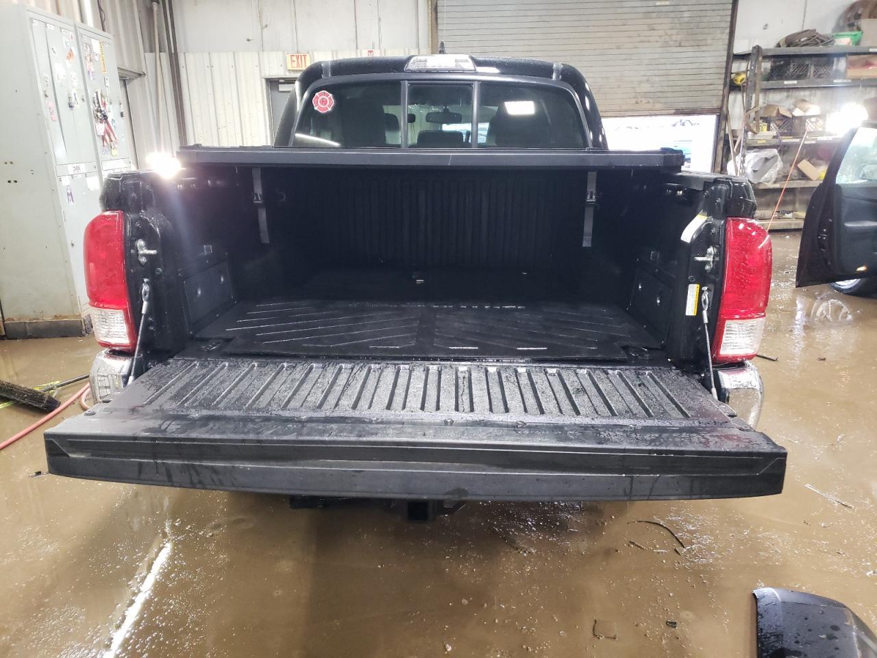 2017 TOYOTA TACOMA DOU - Фото 6