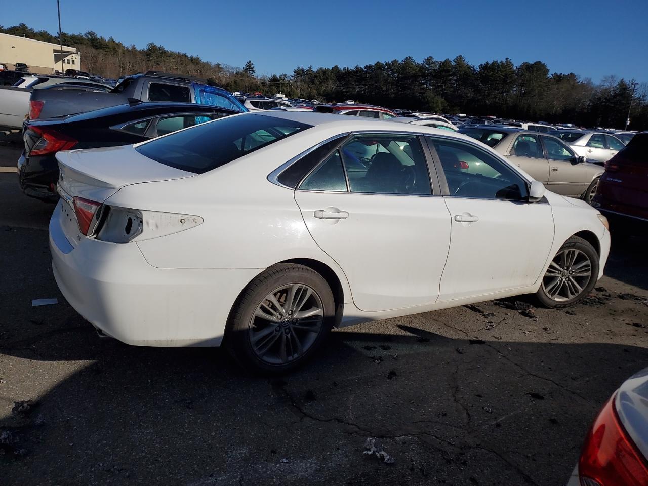 2016 TOYOTA CAMRY LE - Фото 3