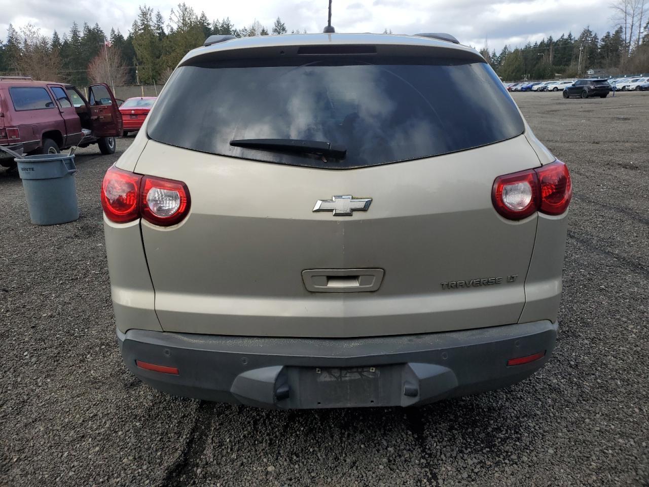 2011 CHEVROLET TRAVERSE L - Image 6