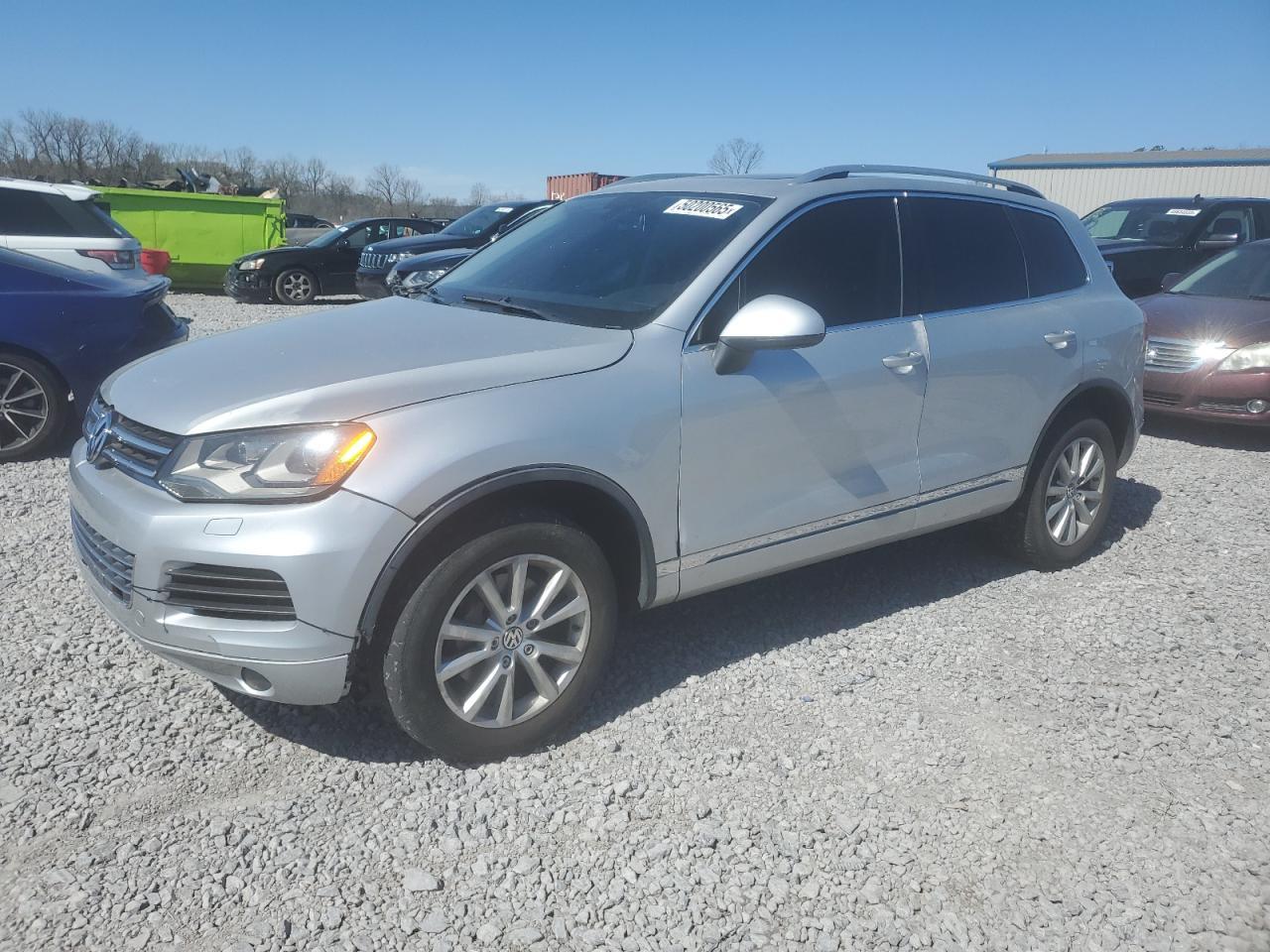 2011 VOLKSWAGEN TOUAREG V6