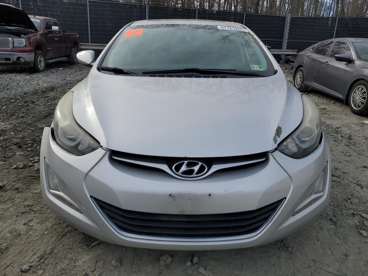 2015 HYUNDAI ELANTRA SE - Image 5
