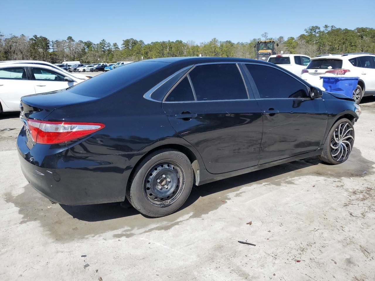 2015 TOYOTA CAMRY LE - Фото 3