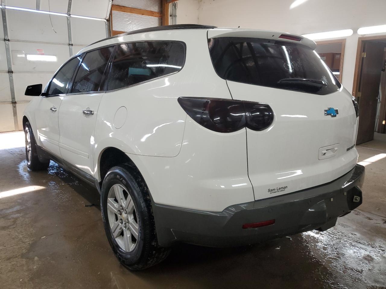 2012 CHEVROLET TRAVERSE L - Image 2