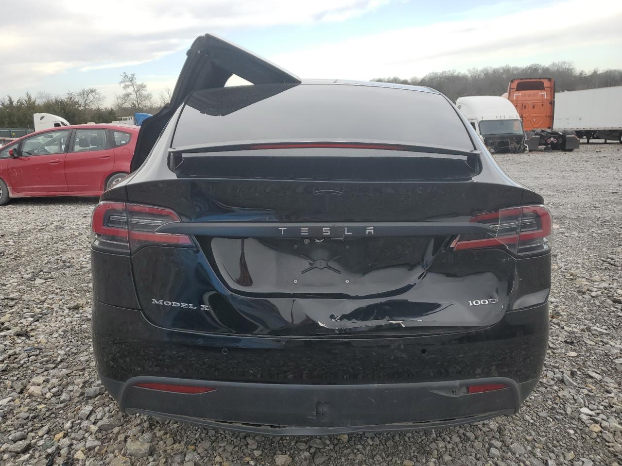 2018 TESLA MODEL X - Image 6