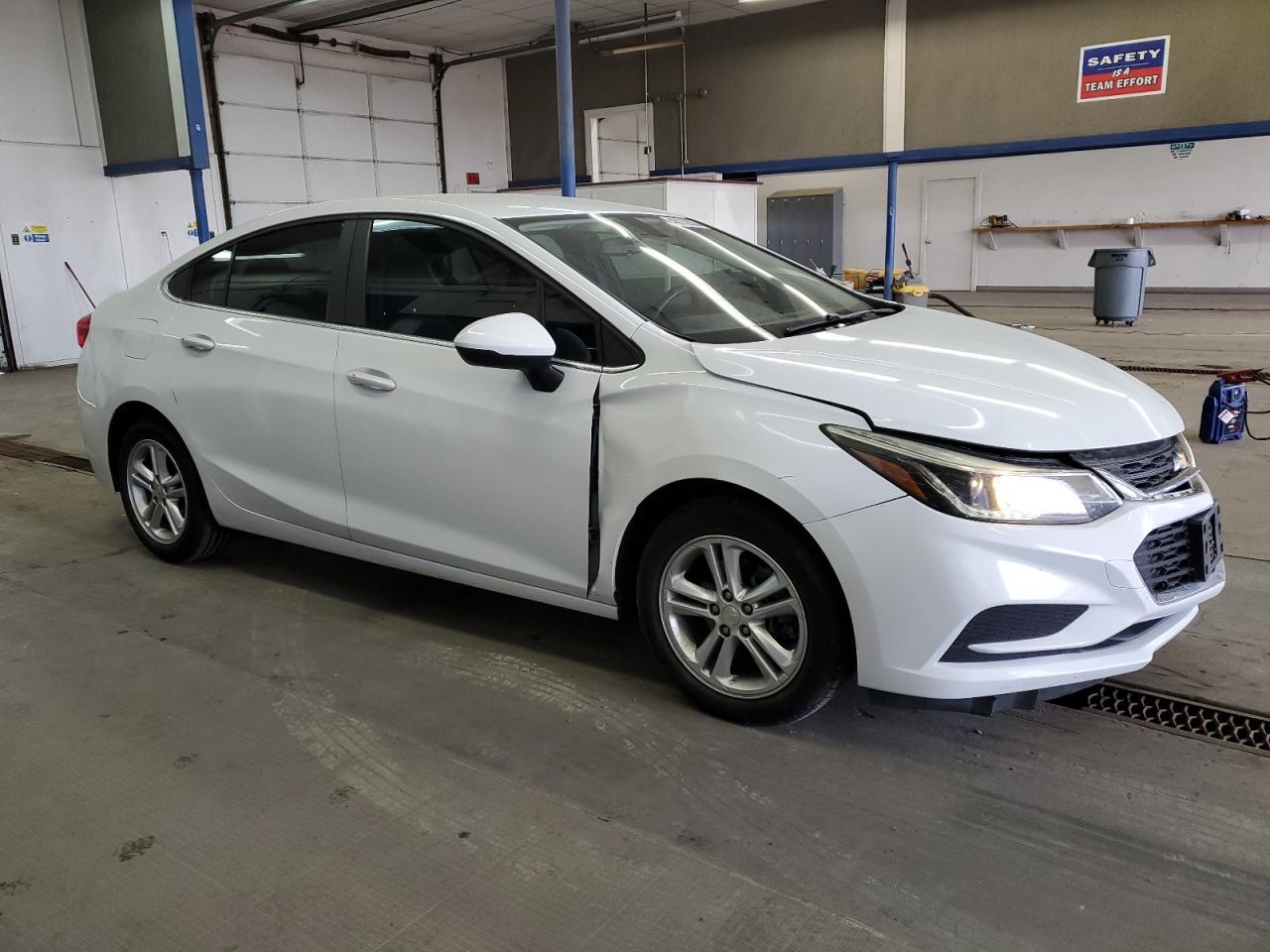 2016 CHEVROLET CRUZE LT - Image 4