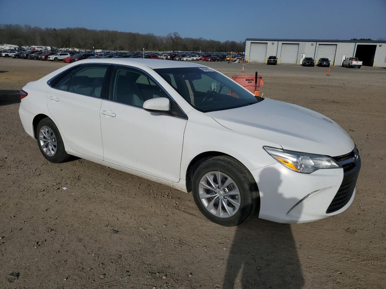 2016 TOYOTA CAMRY LE - Image 4