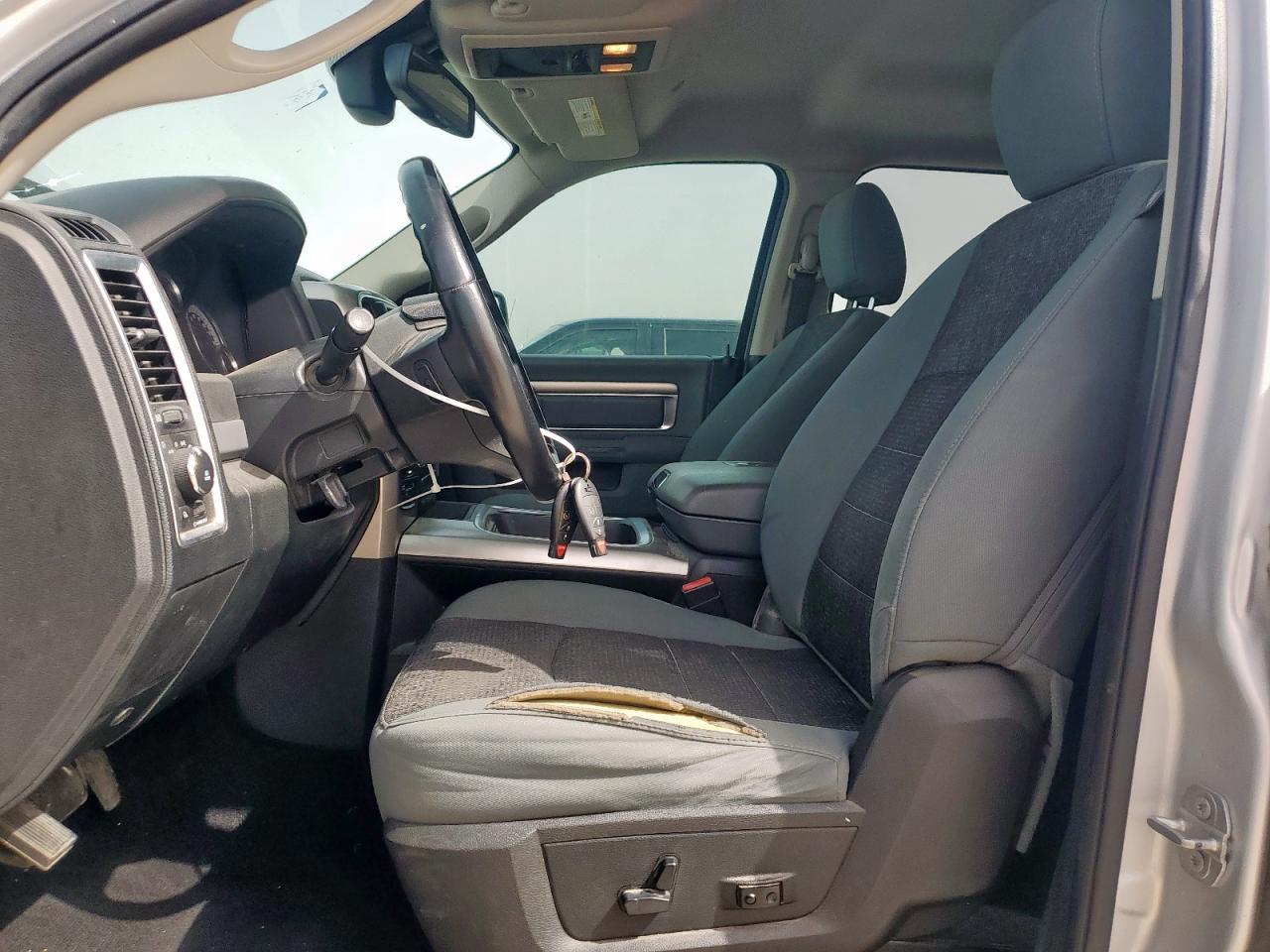 2017 RAM 1500 SLT - Фото 7