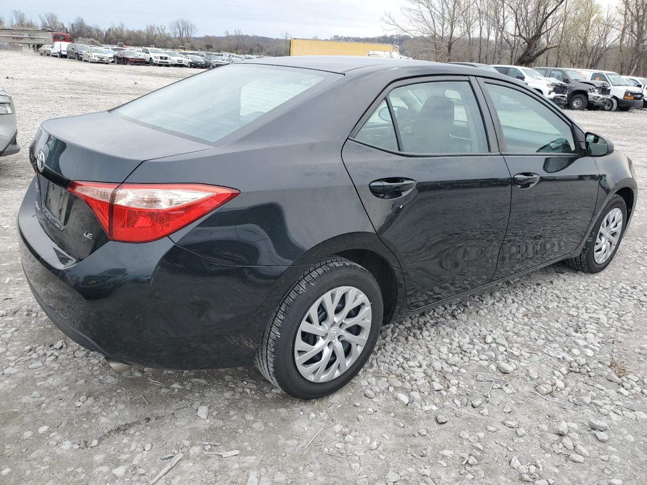2018 TOYOTA COROLLA L - Фото 3