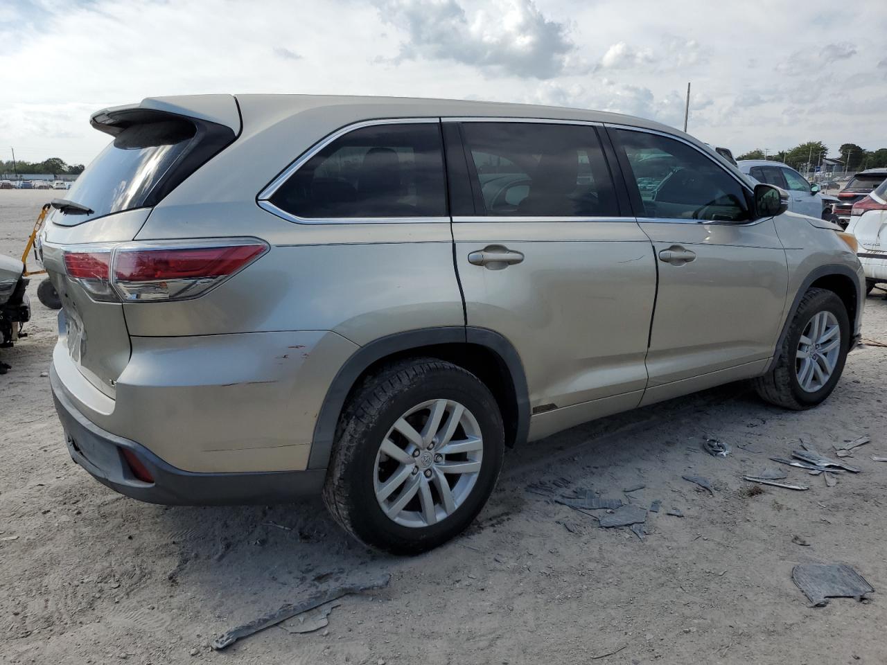 2014 TOYOTA HIGHLANDER - Image 3
