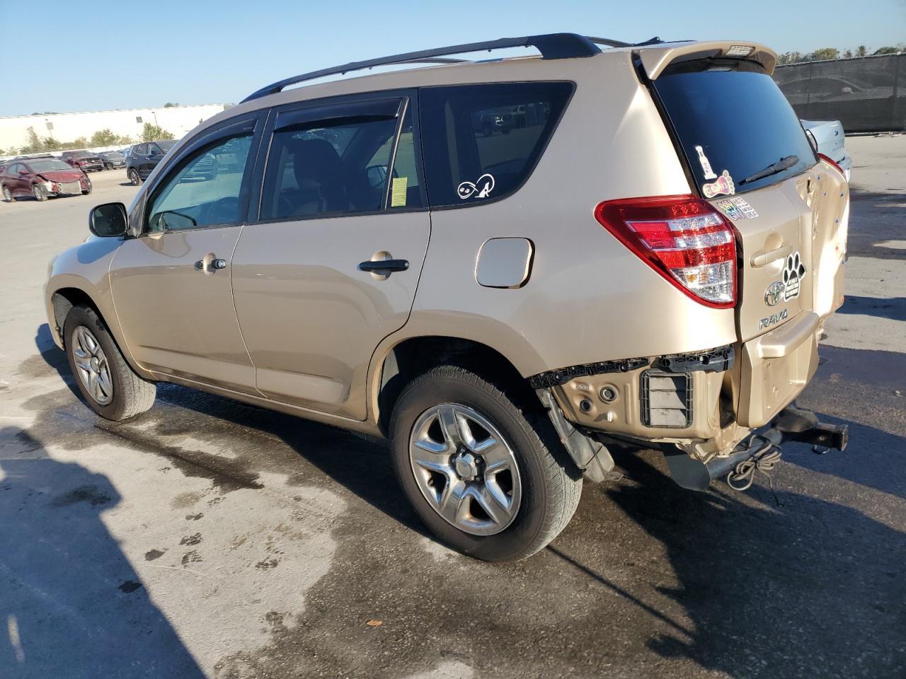 2011 TOYOTA RAV4 - Фото 2