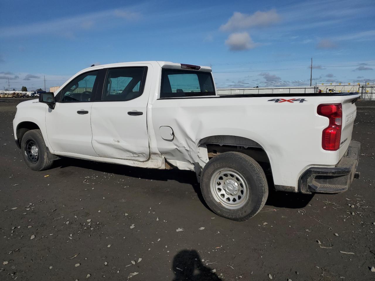 2024 CHEVROLET SILVERADO - Image 2