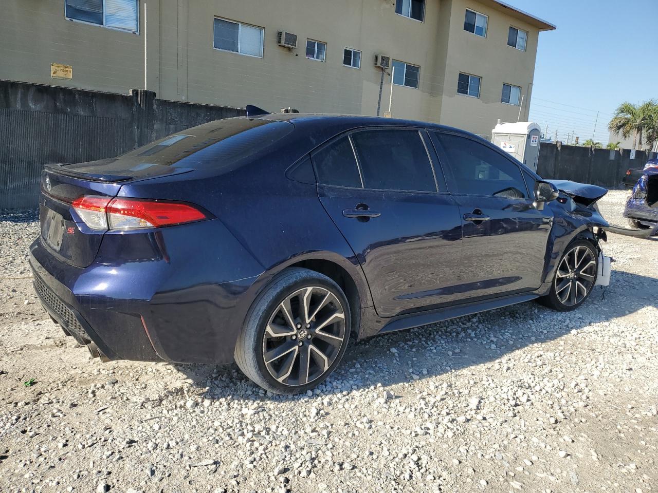 2020 TOYOTA COROLLA SE - Фото 3
