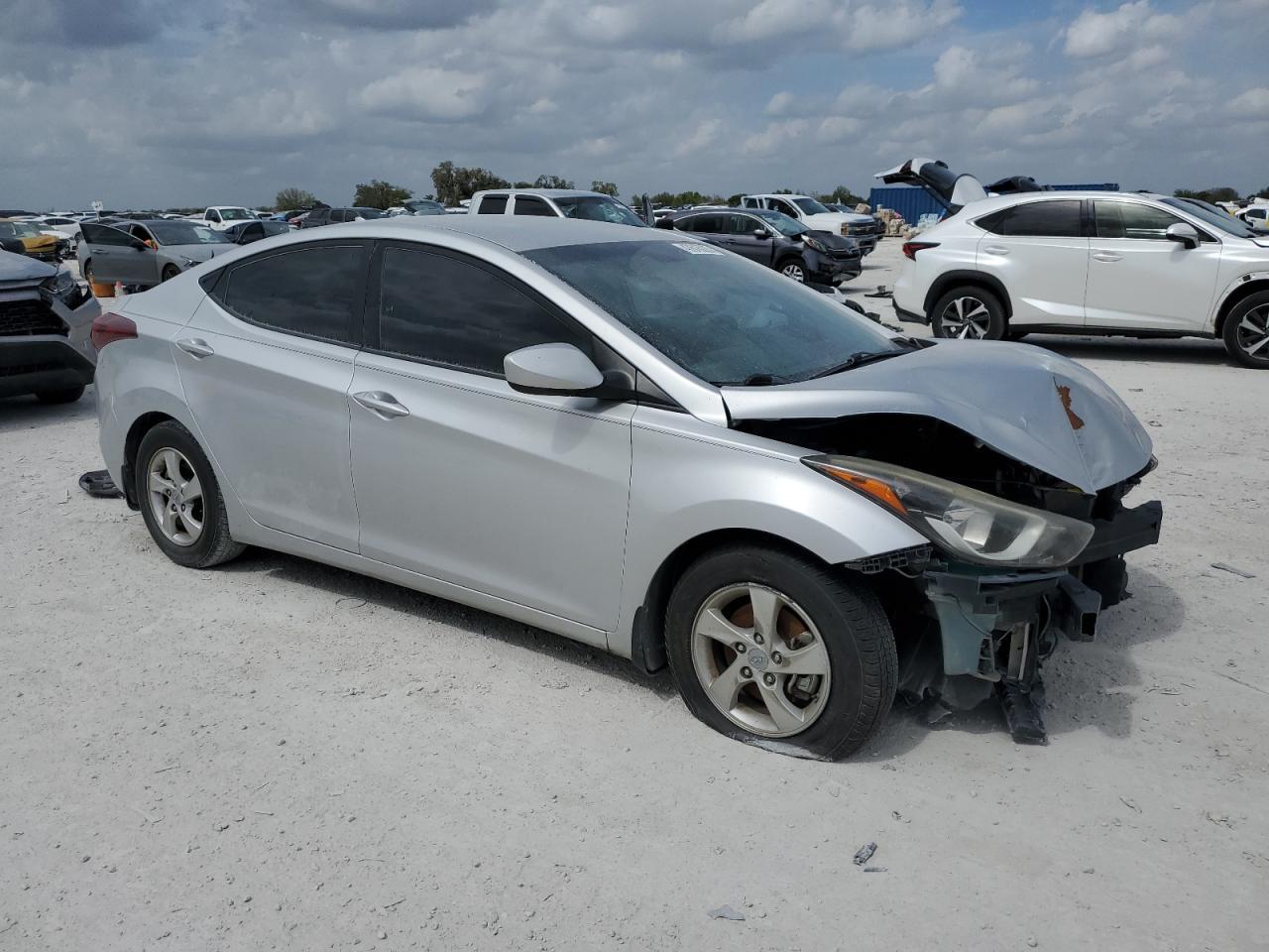 2015 HYUNDAI ELANTRA SE - Фото 4