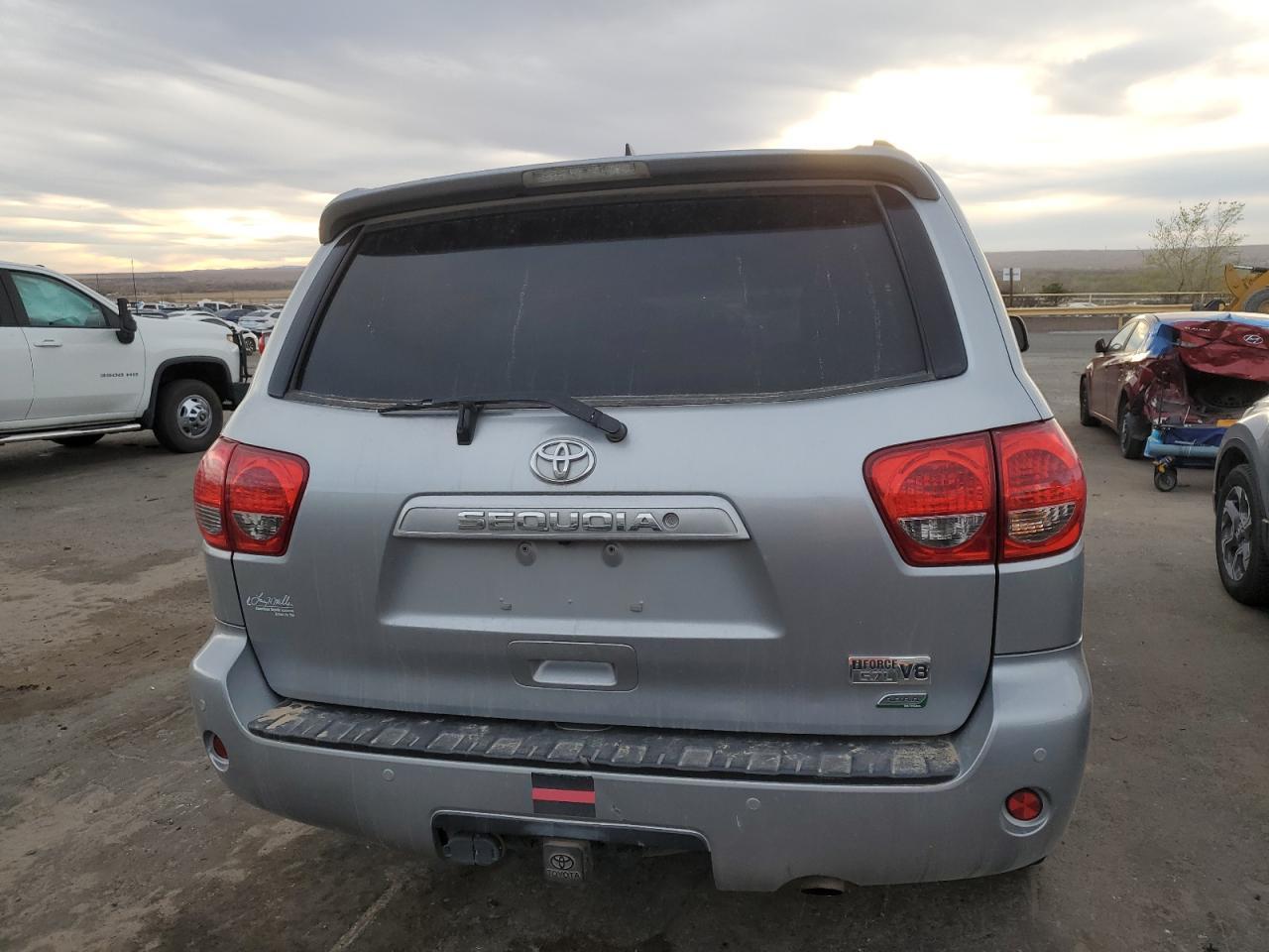 2016 TOYOTA SEQUOIA SR - Фото 6