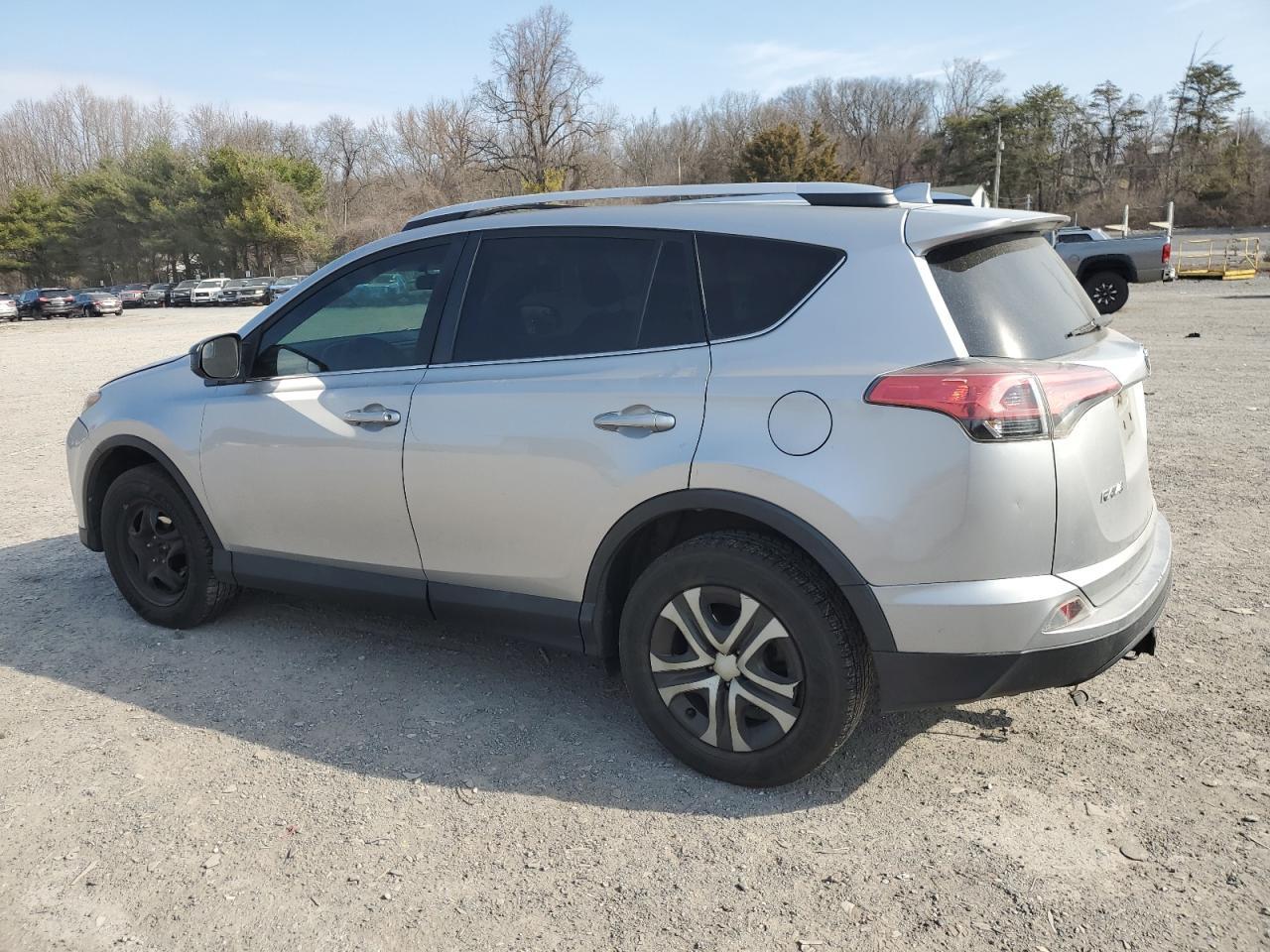 2016 TOYOTA RAV4 LE - Фото 2