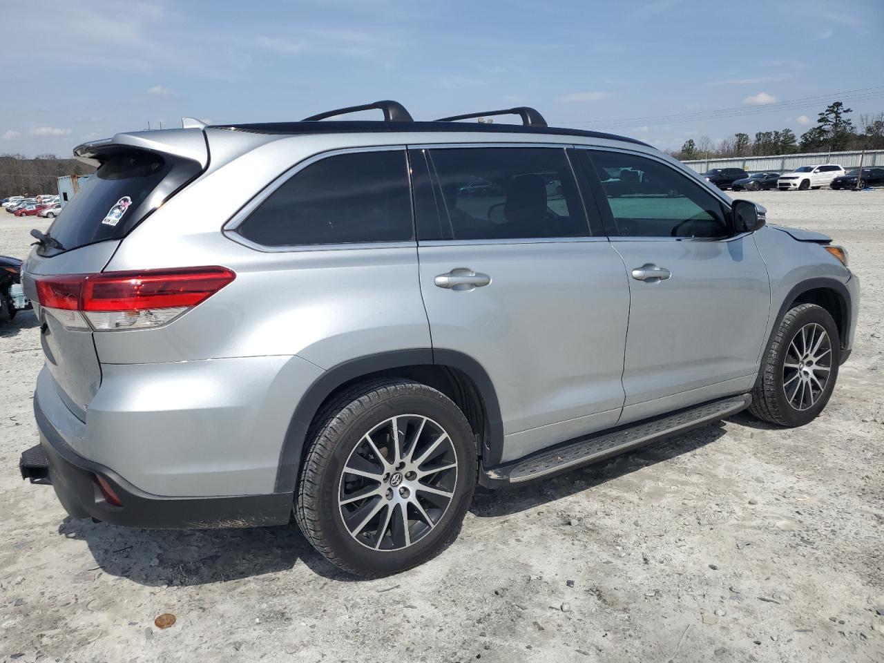 2018 TOYOTA HIGHLANDER - Image 3
