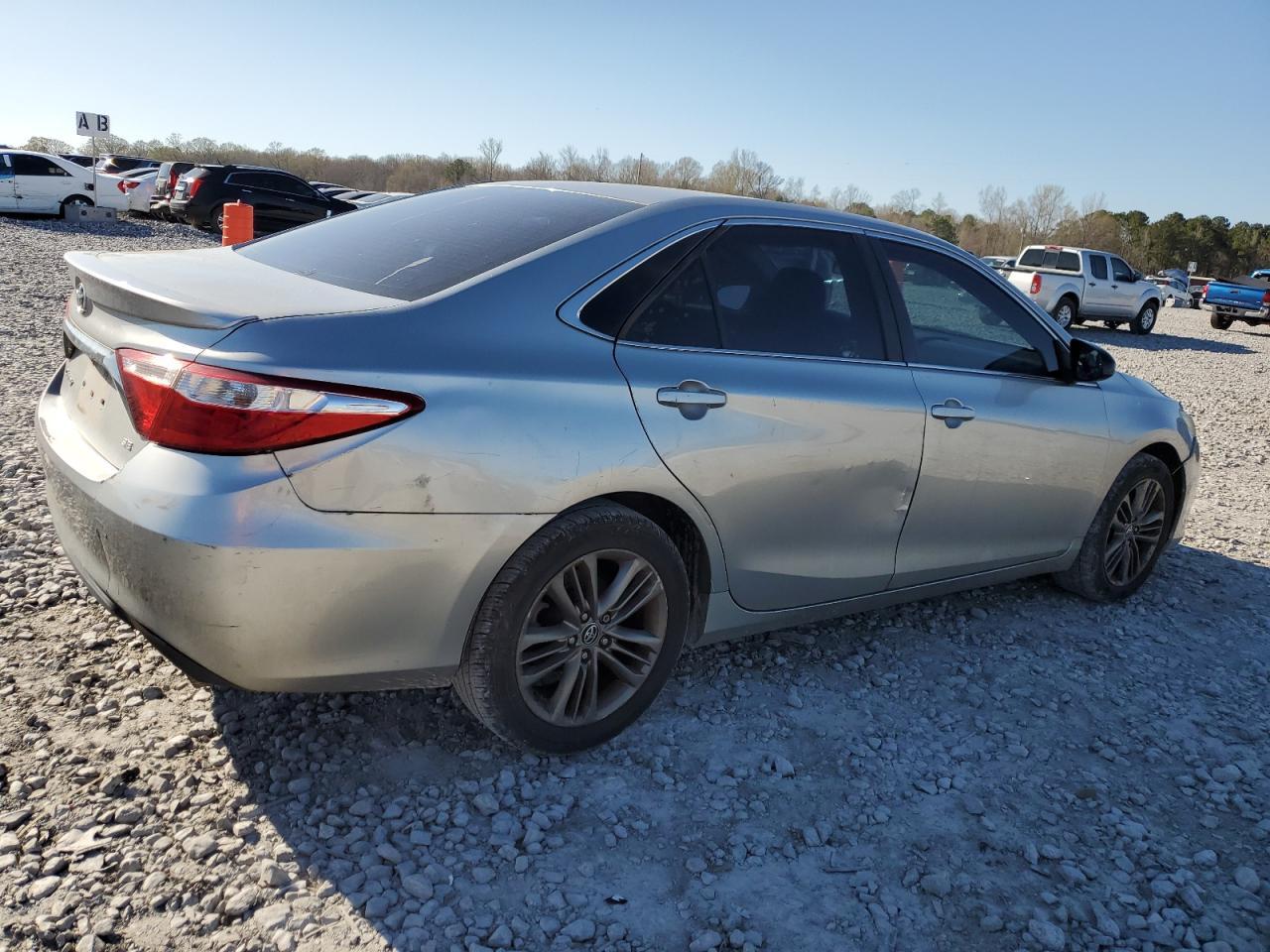 2015 TOYOTA CAMRY LE - Фото 3