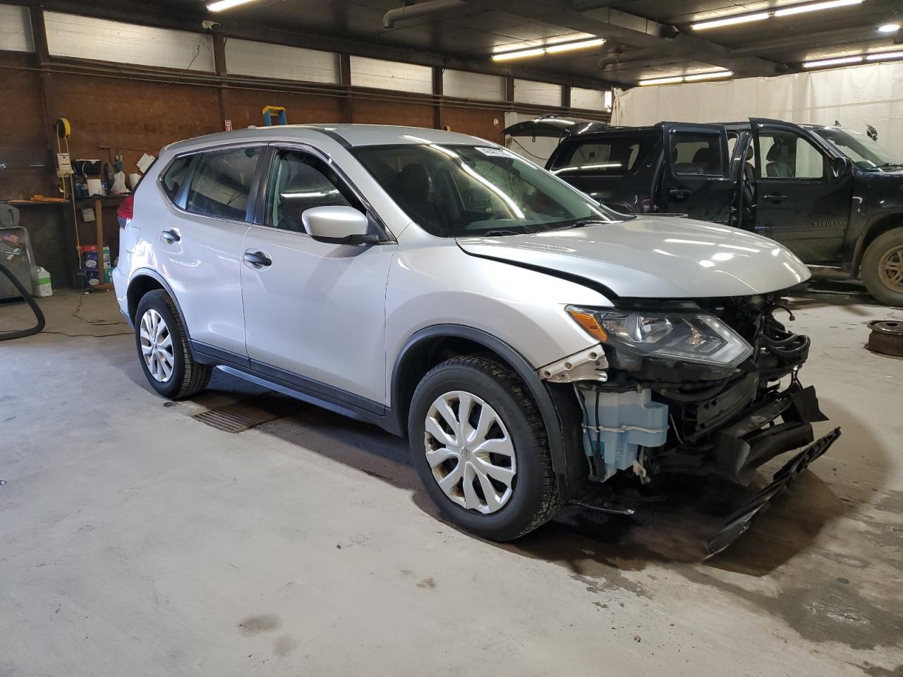 2017 NISSAN ROGUE SV - Image 4