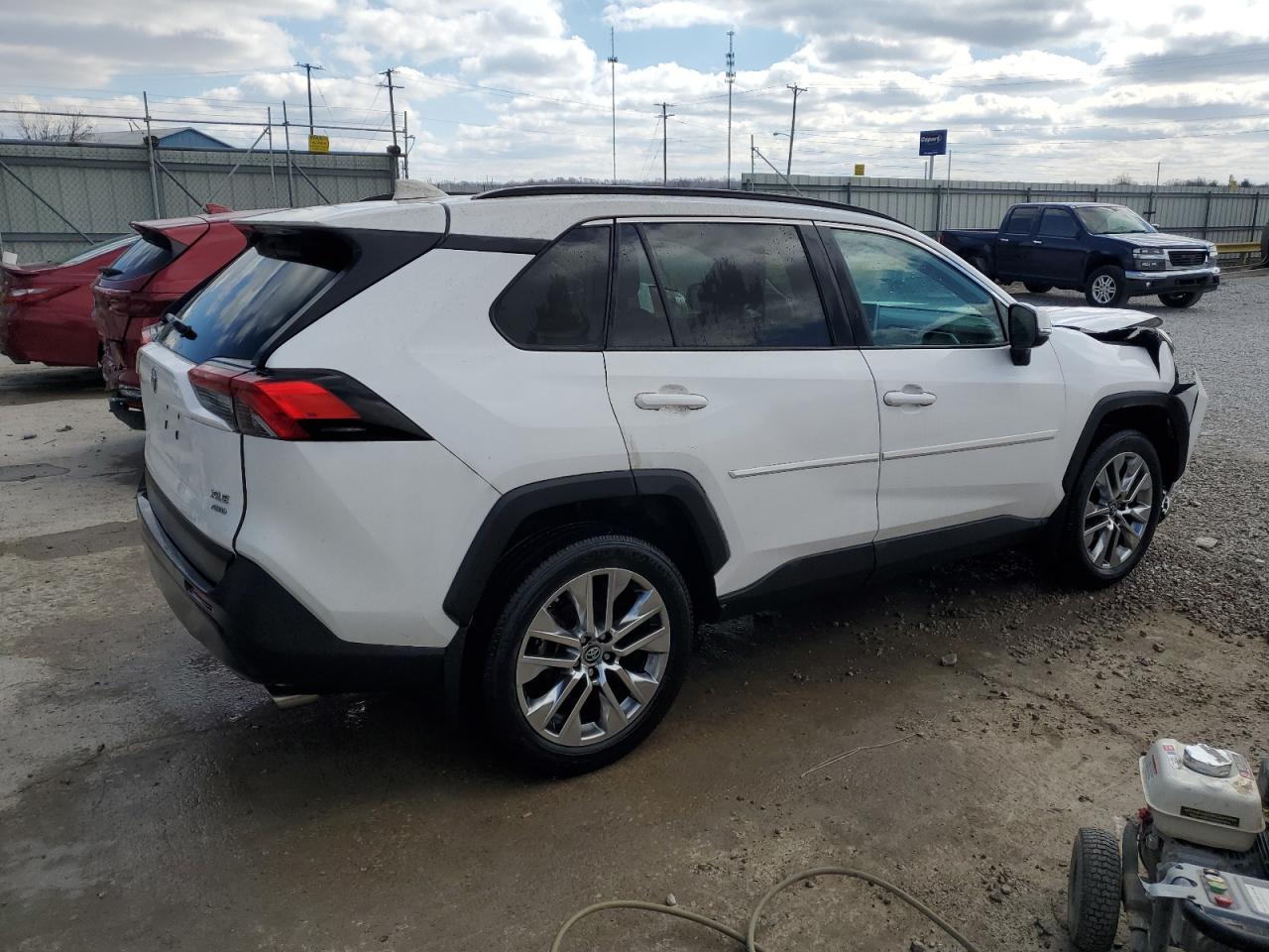 2019 TOYOTA RAV4 XLE P - Image 3