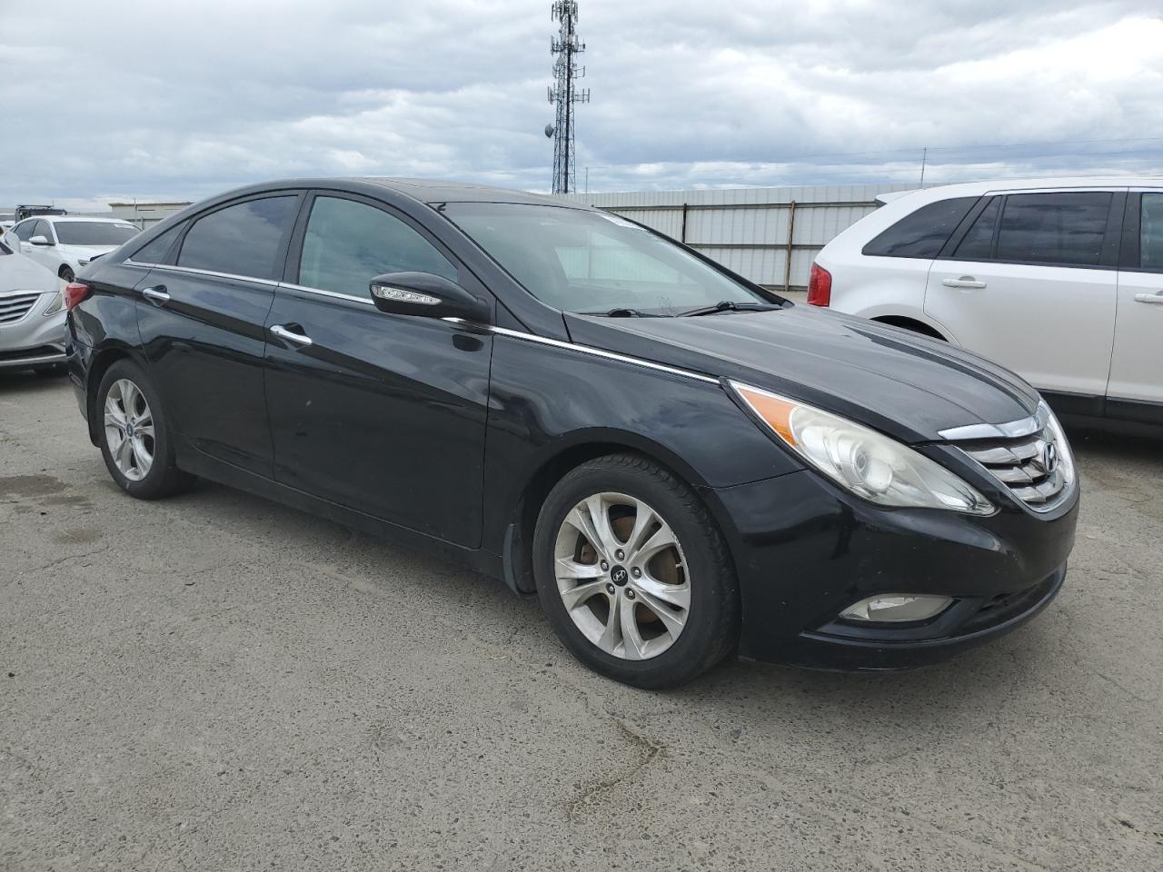 2011 HYUNDAI SONATA SE - Image 4