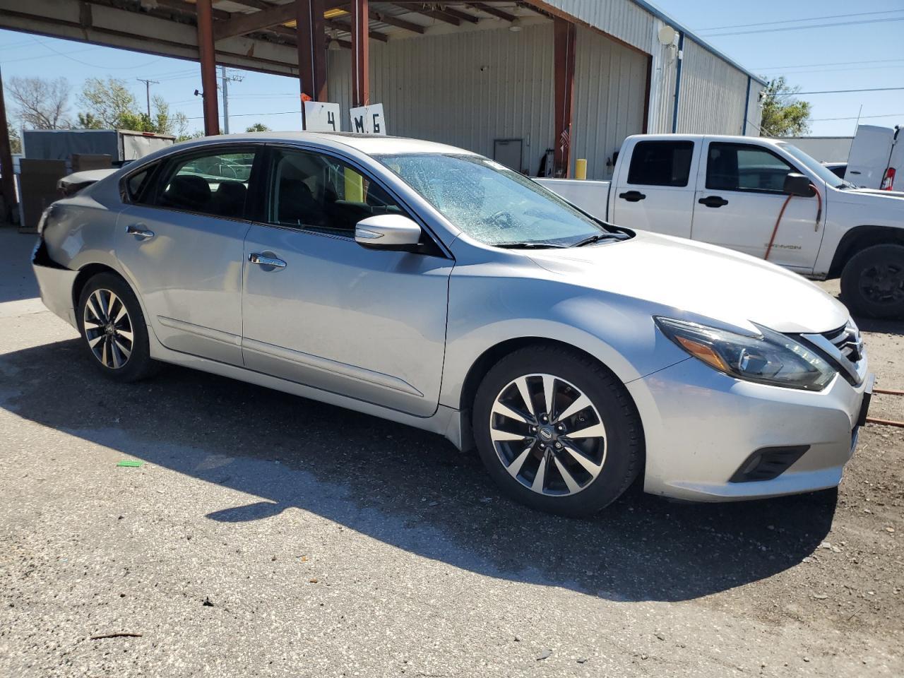 2017 NISSAN ALTIMA 2.5 - Фото 4