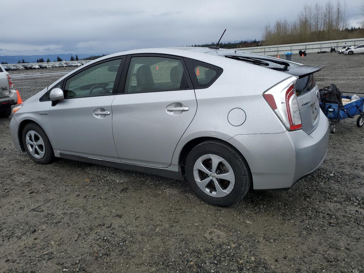 2015 TOYOTA PRIUS - Image 2