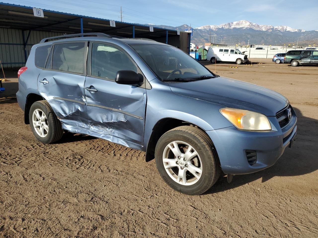 2011 TOYOTA RAV4 - Фото 4