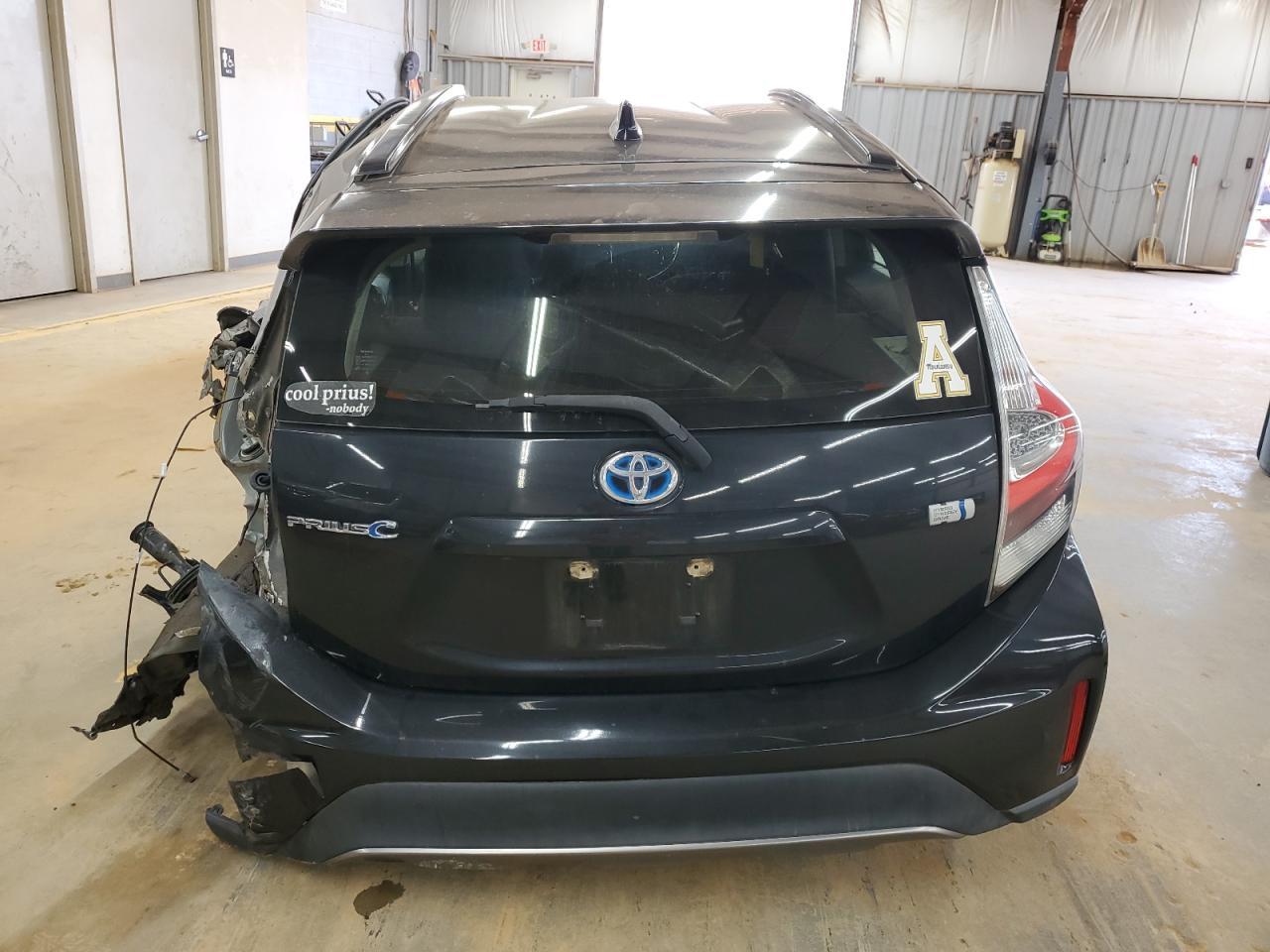 2018 TOYOTA PRIUS C - Image 6
