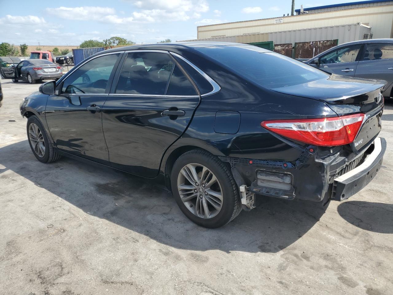 2016 TOYOTA CAMRY LE - Фото 2