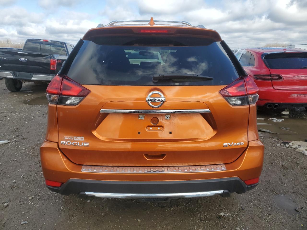 2017 NISSAN ROGUE SV - Image 6
