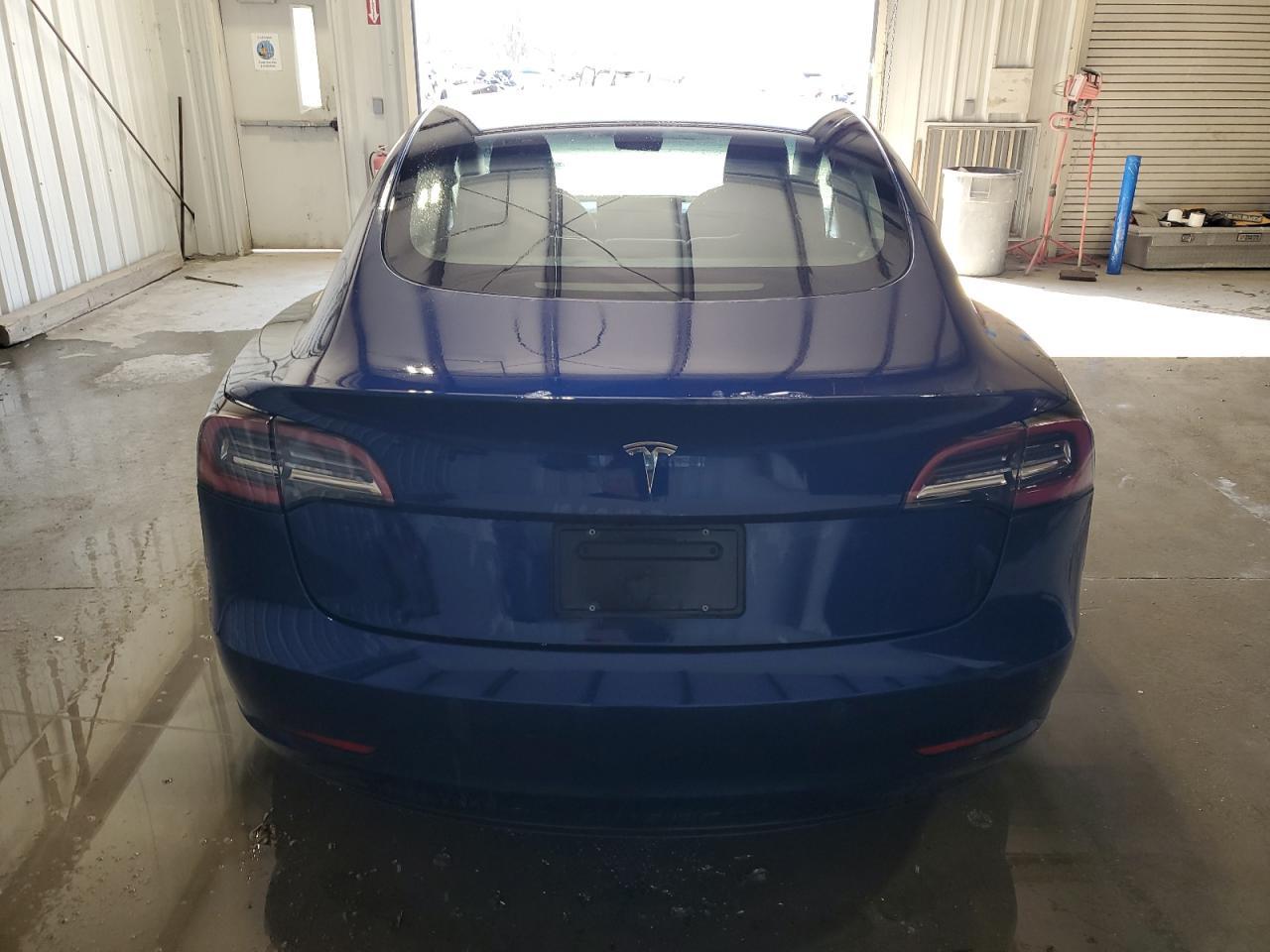 2022 TESLA MODEL 3 - Фото 6