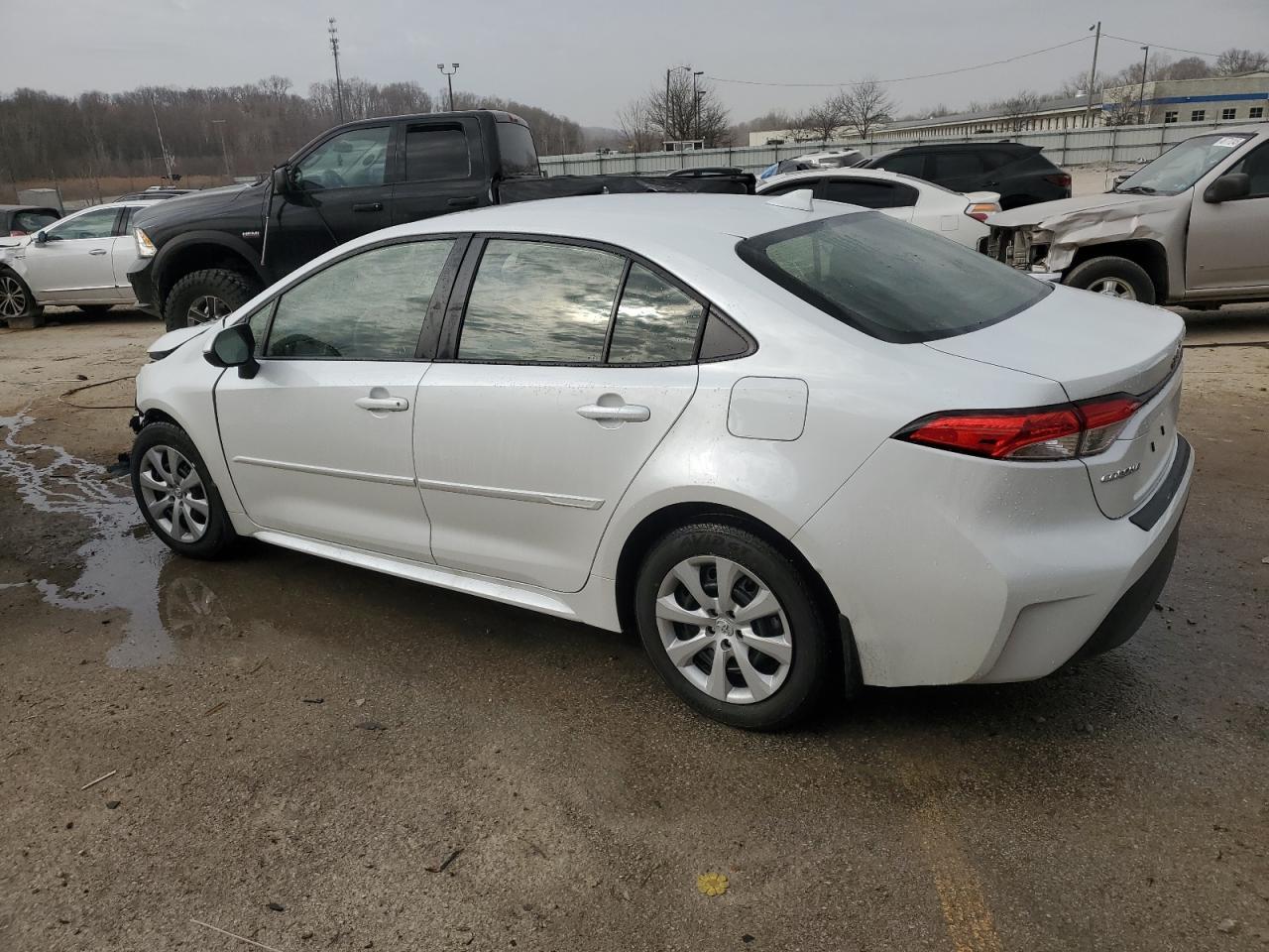 2025 TOYOTA COROLLA LE - Фото 2