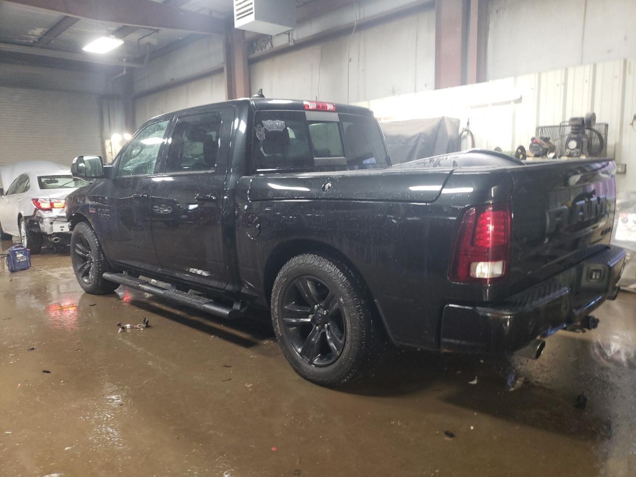 2017 RAM 1500 SPORT - Фото 2