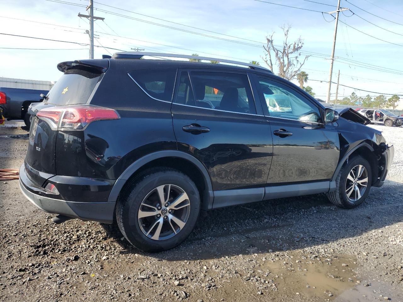 2017 TOYOTA RAV4 XLE - Image 3
