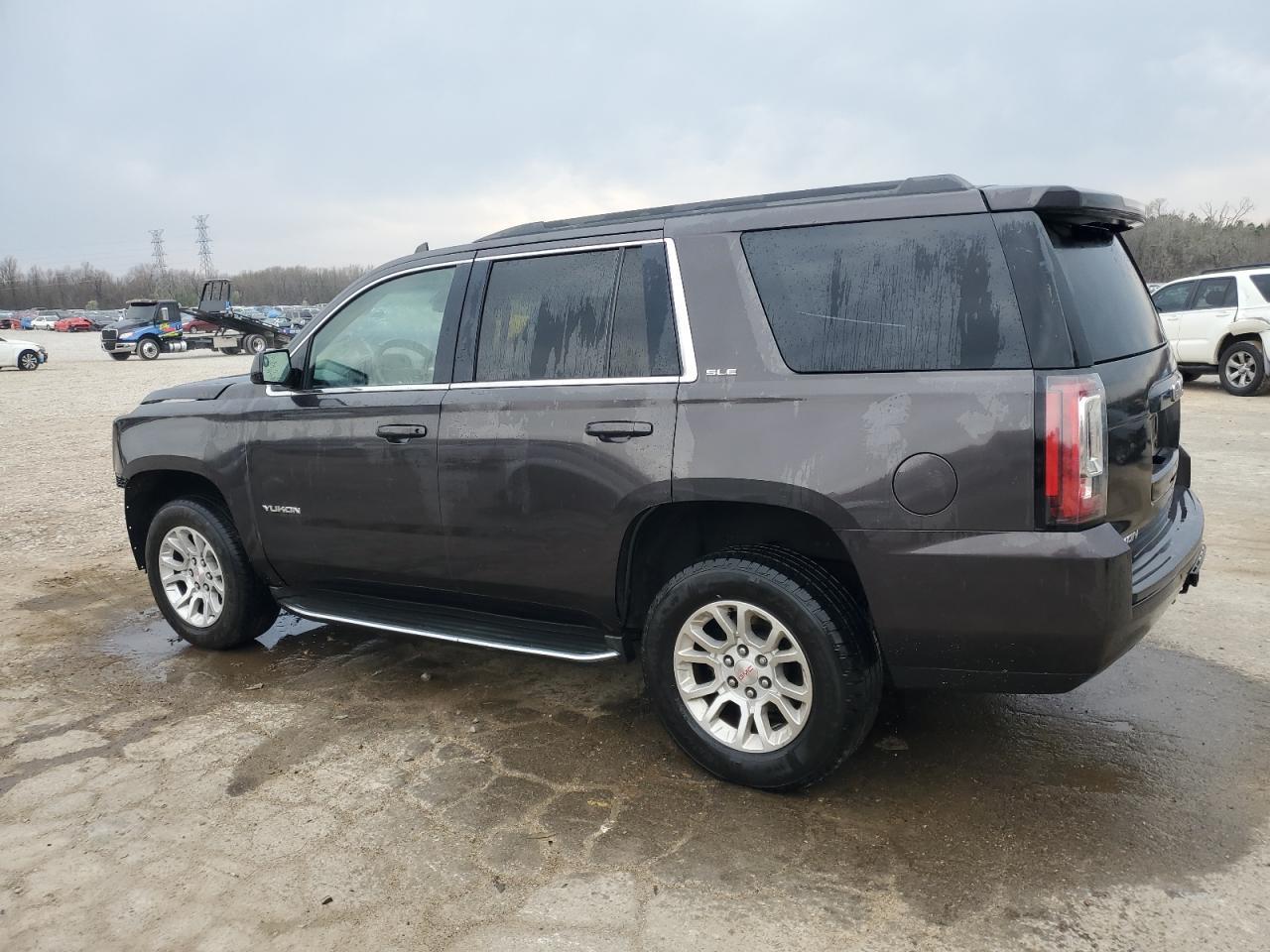 2016 GMC YUKON SLE - Фото 2