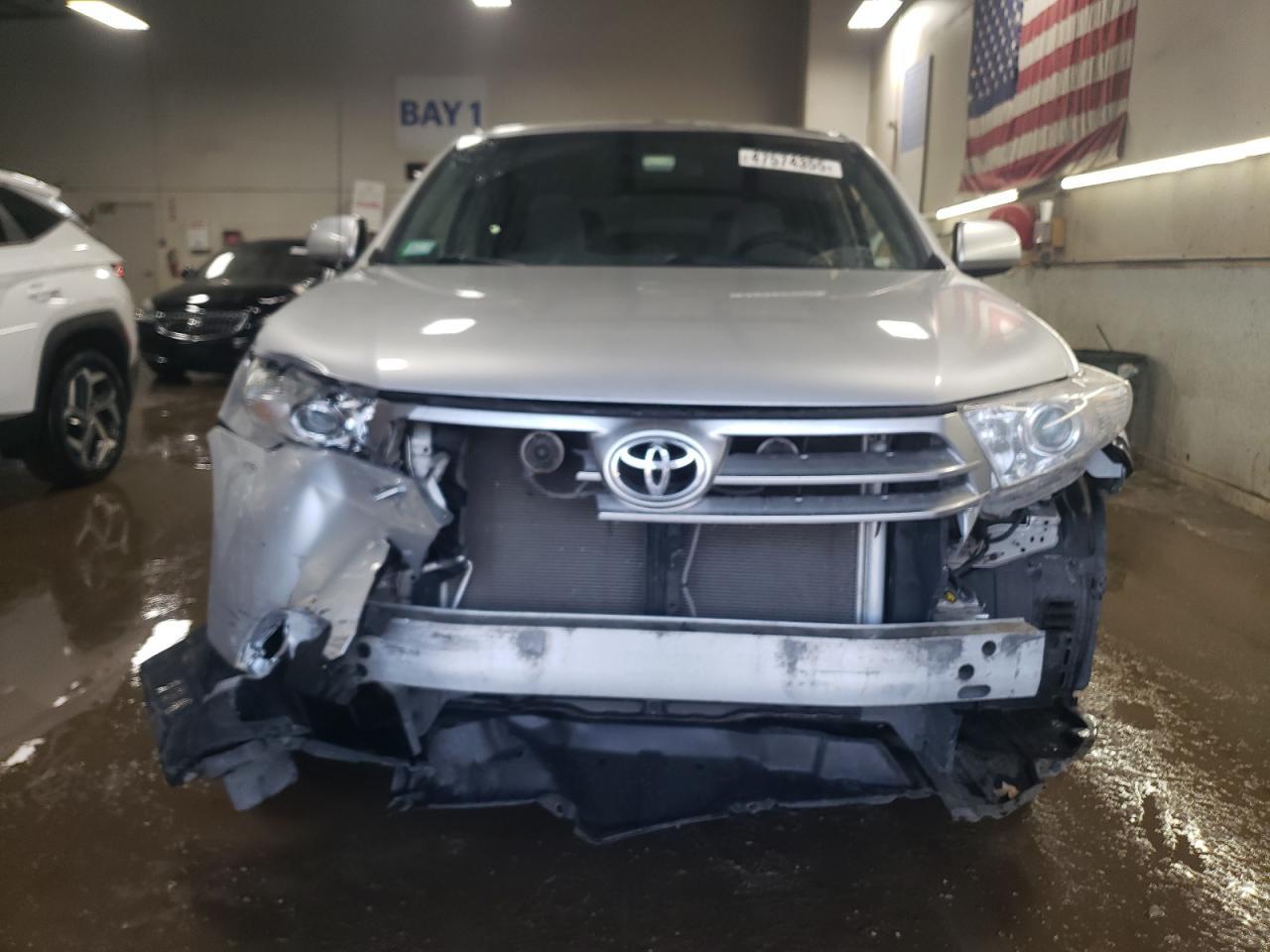 2011 TOYOTA HIGHLANDER - Image 5