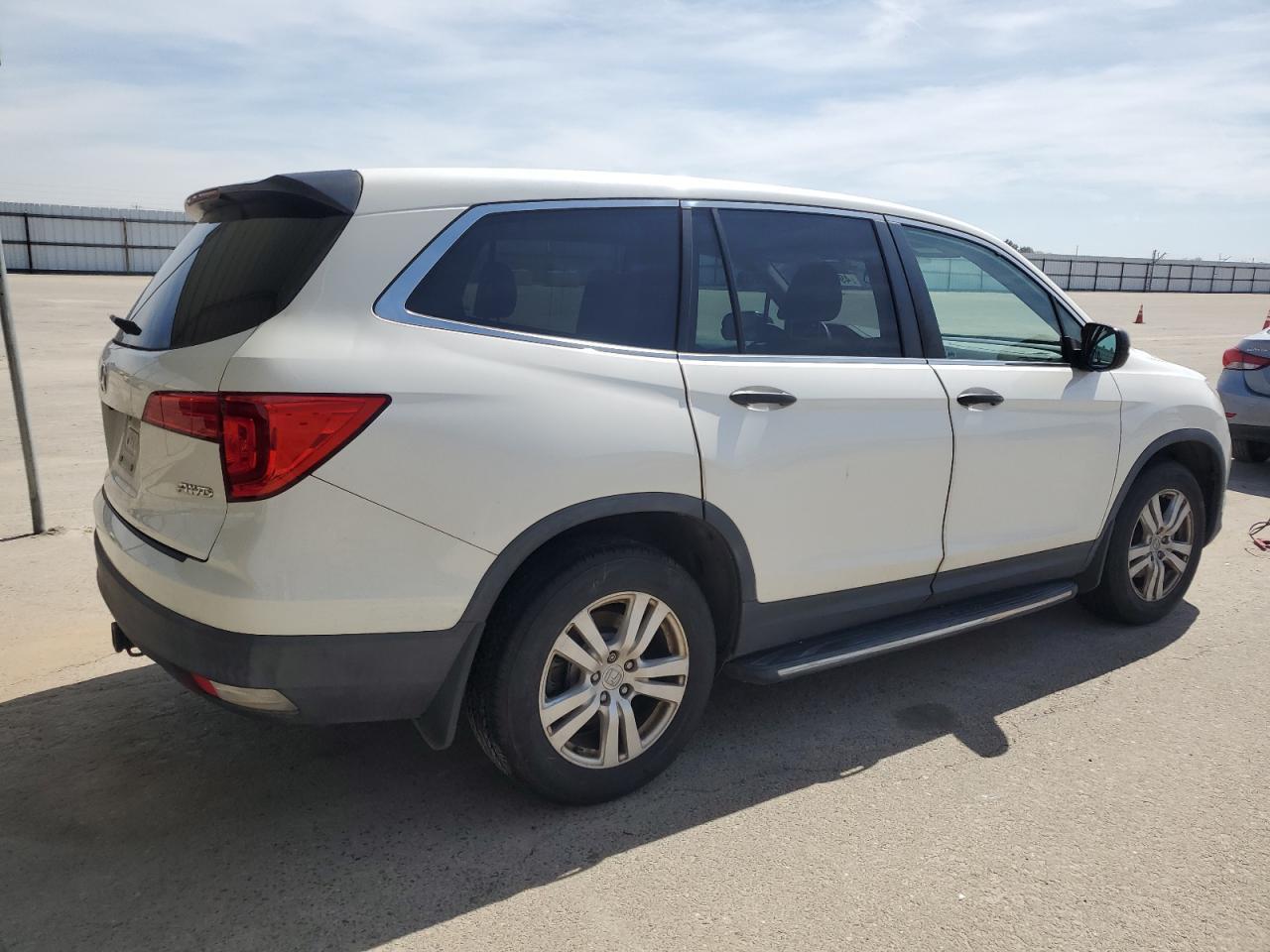 2017 HONDA PILOT LX - Фото 3
