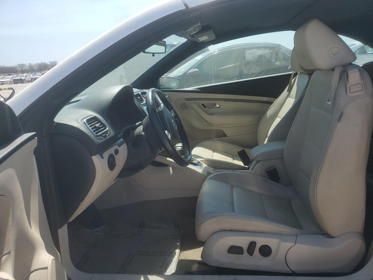 2011 VOLKSWAGEN EOS KOMFOR - Image 7