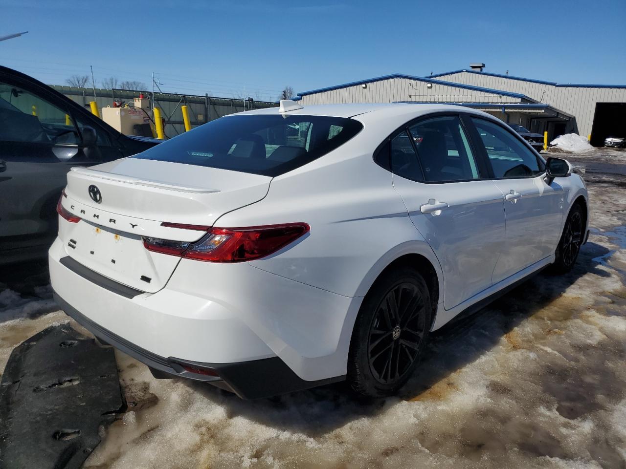 2025 TOYOTA CAMRY XSE - Фото 3