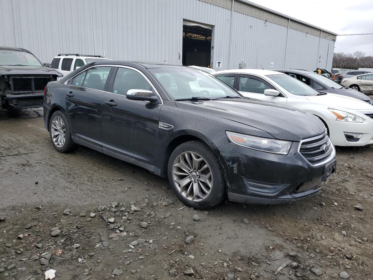 2013 FORD TAURUS LIM - Image 4