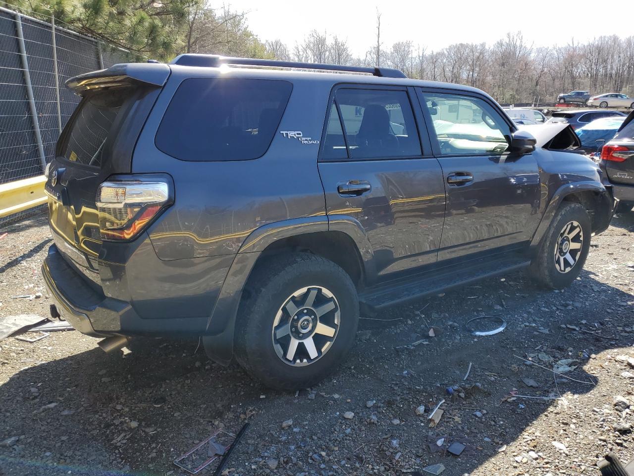 2019 TOYOTA 4RUNNER SR - Фото 3