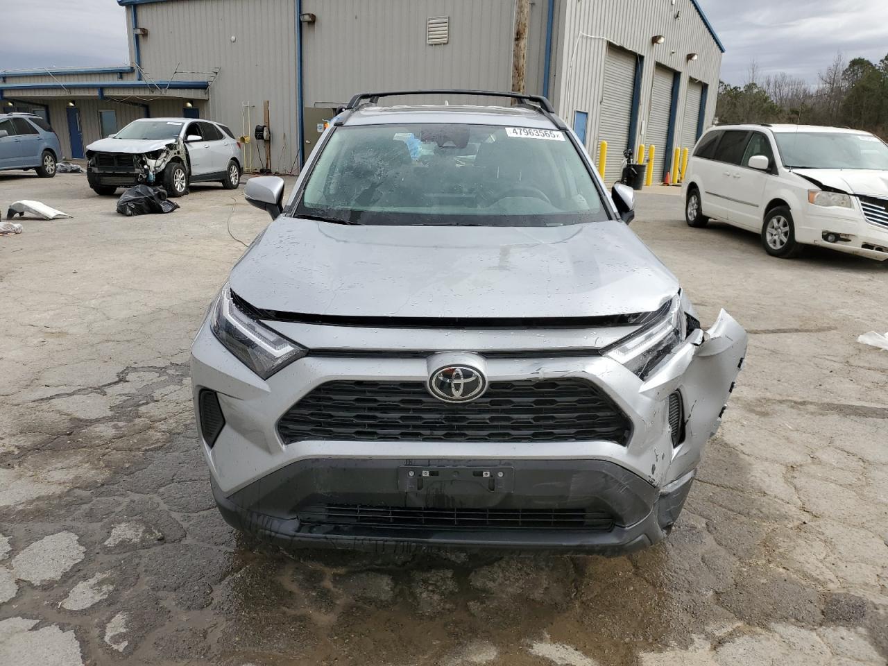 2022 TOYOTA RAV4 XLE - Image 5