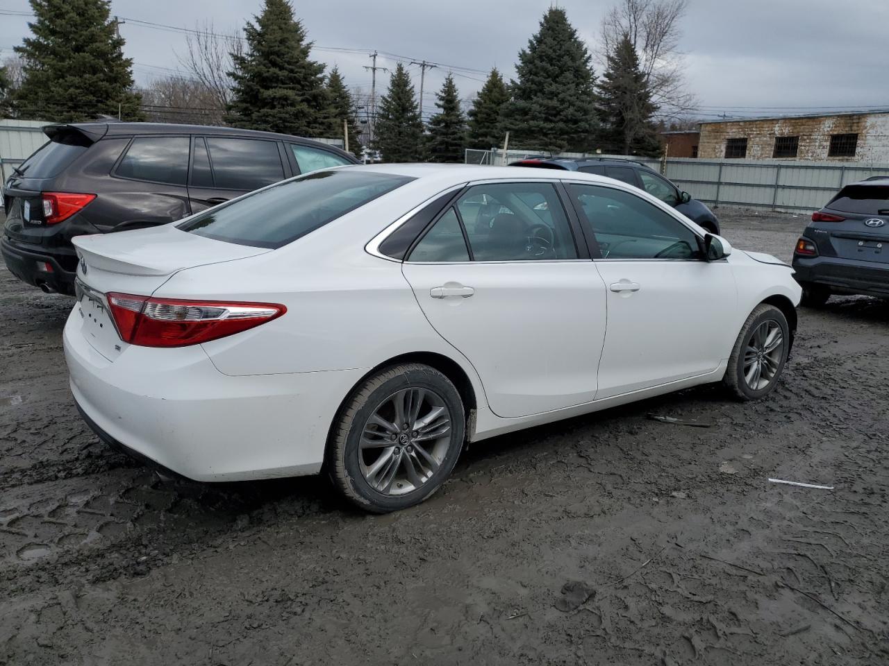 2017 TOYOTA CAMRY LE - Image 3