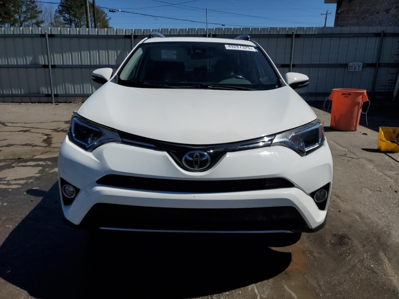 2017 TOYOTA RAV4 XLE - Image 5