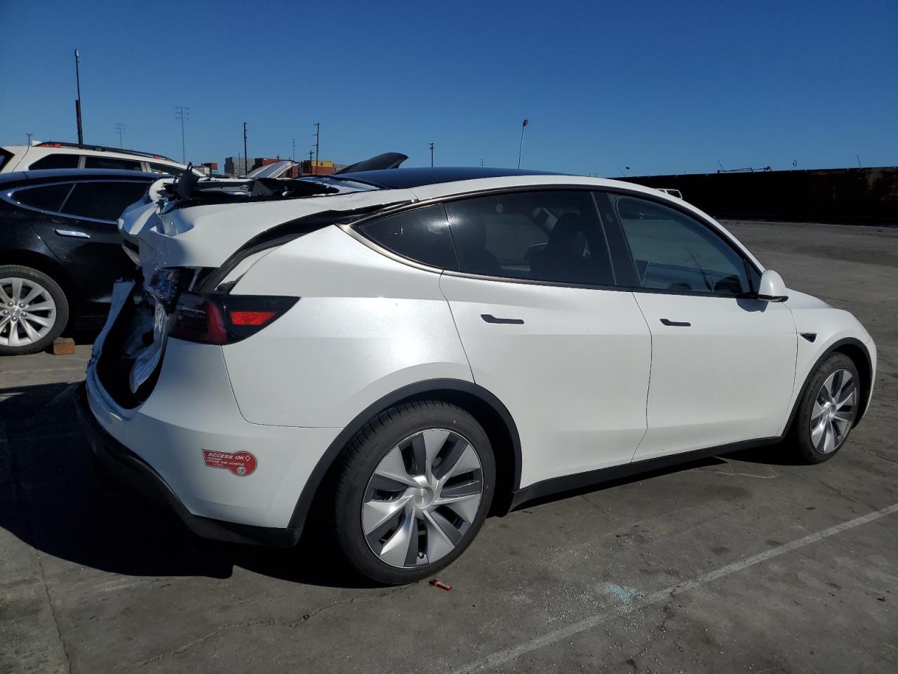 2023 TESLA MODEL Y - Фото 3