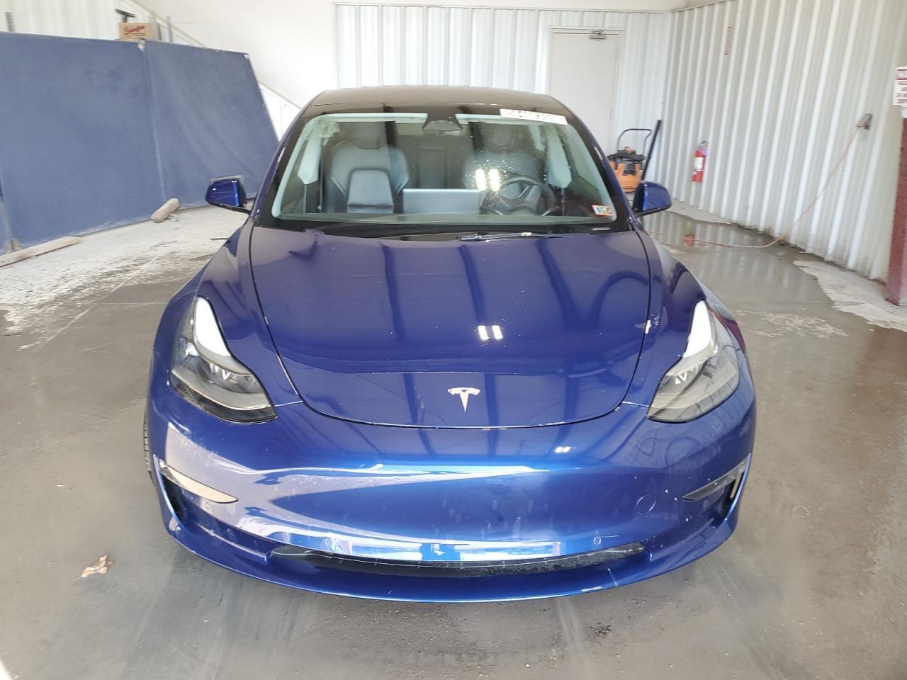 2022 TESLA MODEL 3 - Фото 5