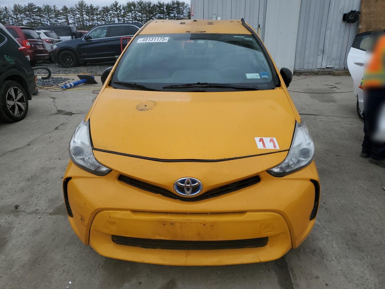 2016 TOYOTA PRIUS V - Фото 5