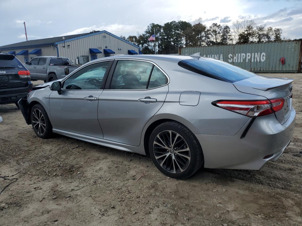 2020 TOYOTA CAMRY SE - Image 2