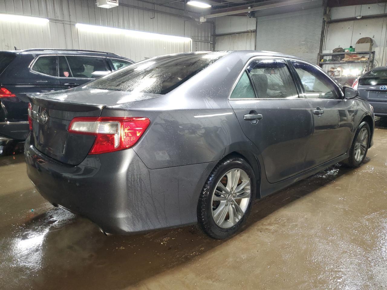 2014 TOYOTA CAMRY L - Фото 3