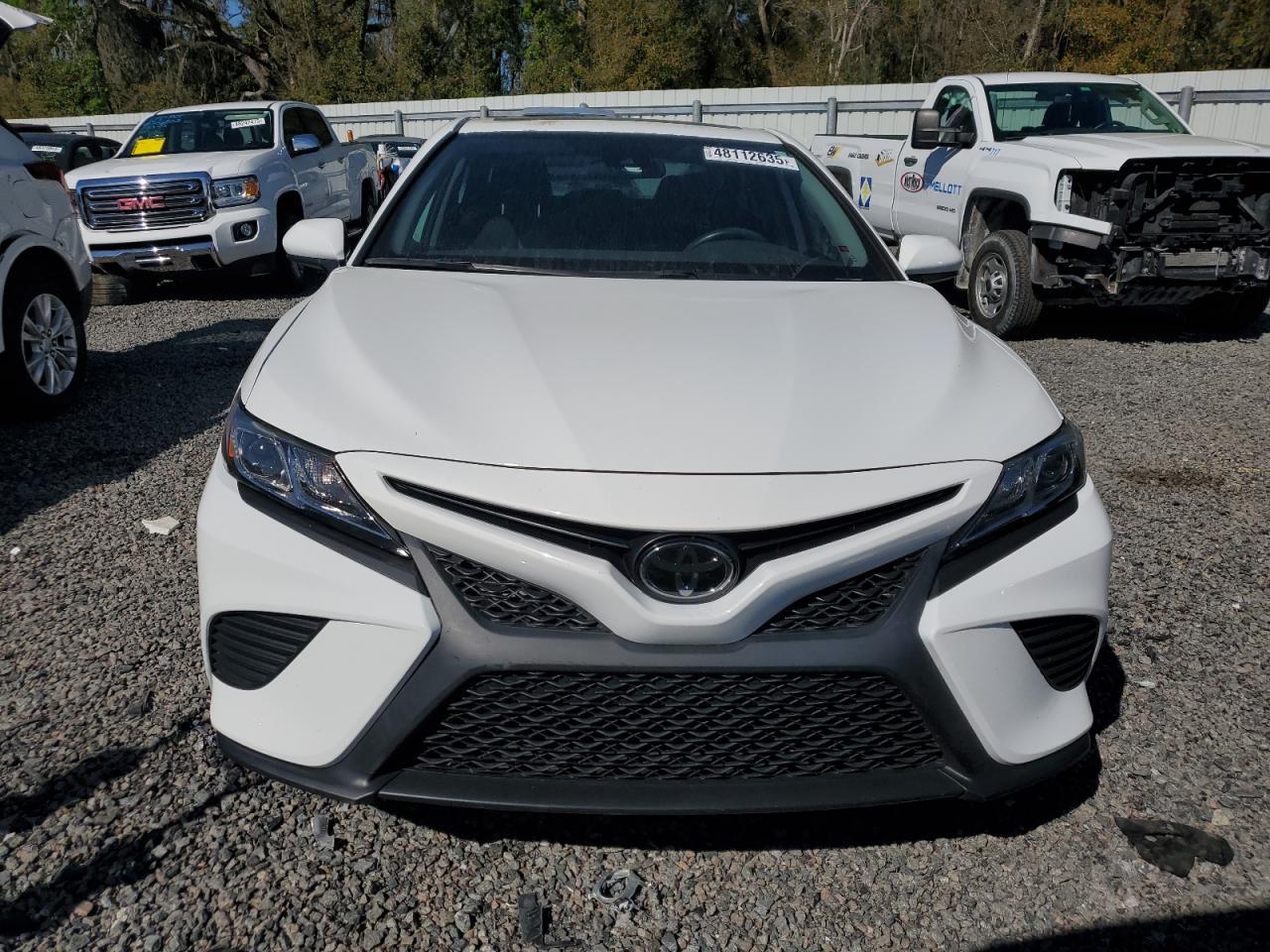 2020 TOYOTA CAMRY SE - Фото 5